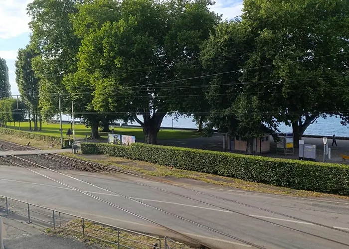 Pensión Creawonder House *